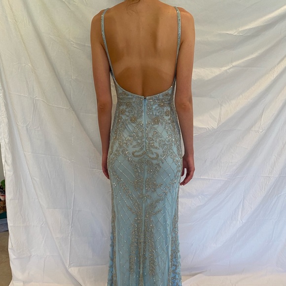 Blue sparkly gown - Picture 2 of 5